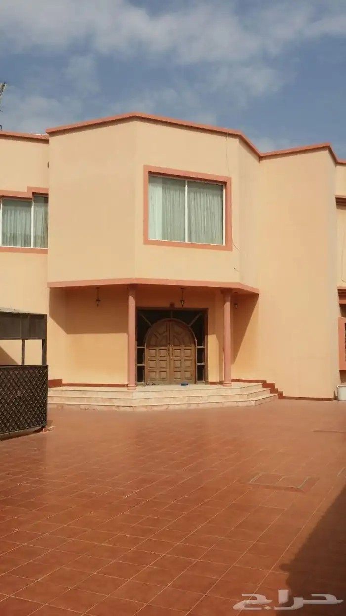 فيلا للبيع حي النعيم جوار طريق المدينة 4