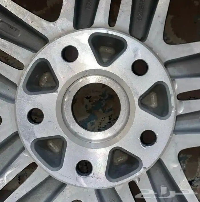 للبيع جنط كابريس 2003 SS جديد واصلي GM لم يستخدم 3