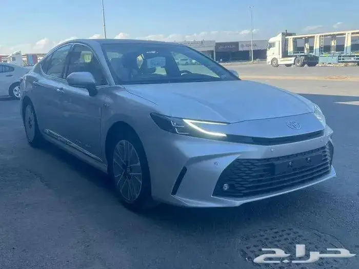 تويوتا كامري ال اي هايبرد 2025 3