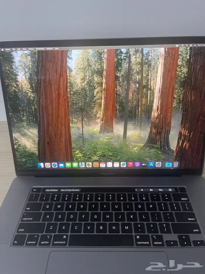 MacBook Pro i9 64gb ram 500gb ssd 8gb graphics 5