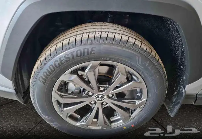 تويوتا رافور XLE موديل 2025 7