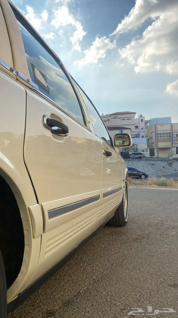 لنكولن_تاون_كار_1997 4