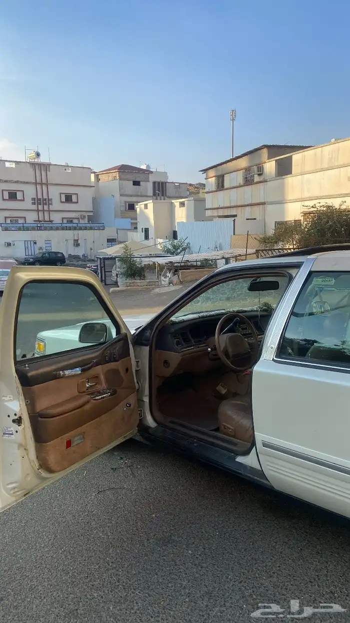 لنكولن_تاون_كار_1997 9