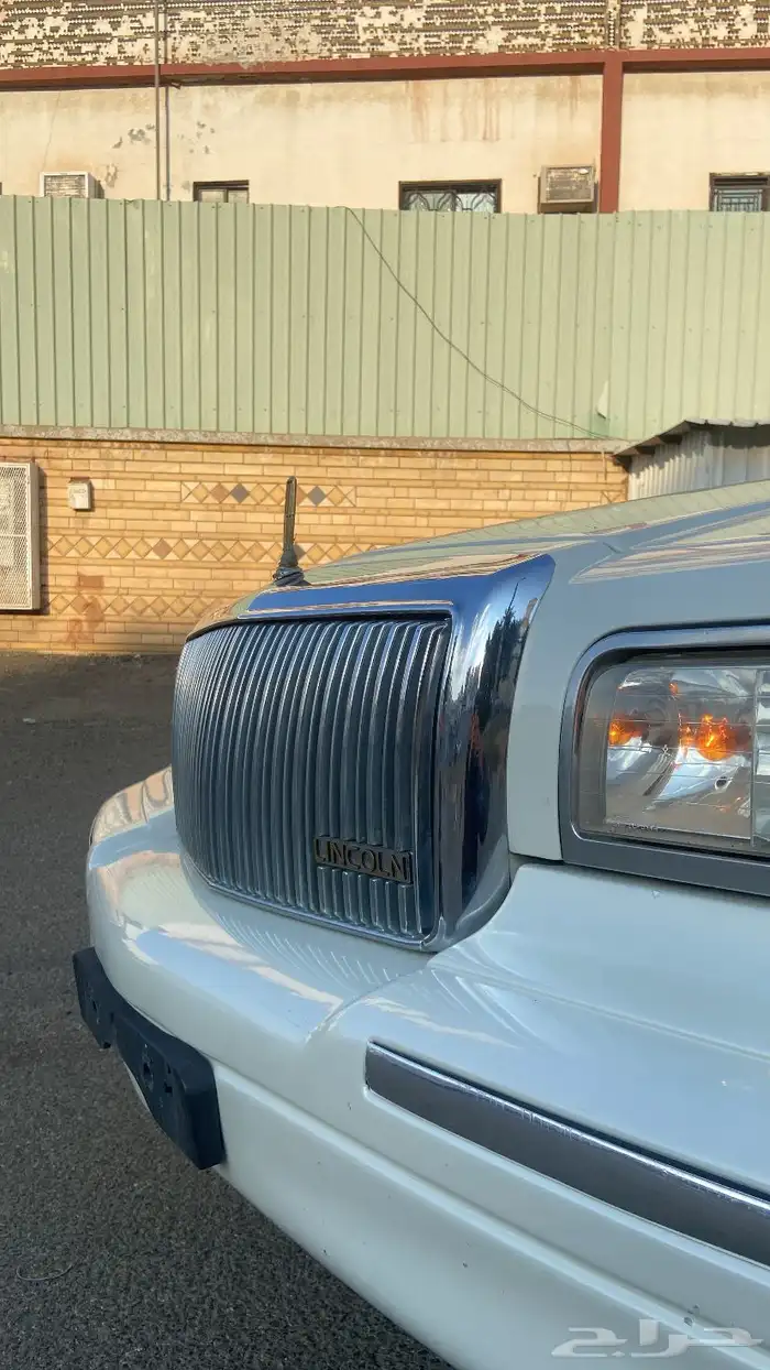 لنكولن_تاون_كار_1997 11