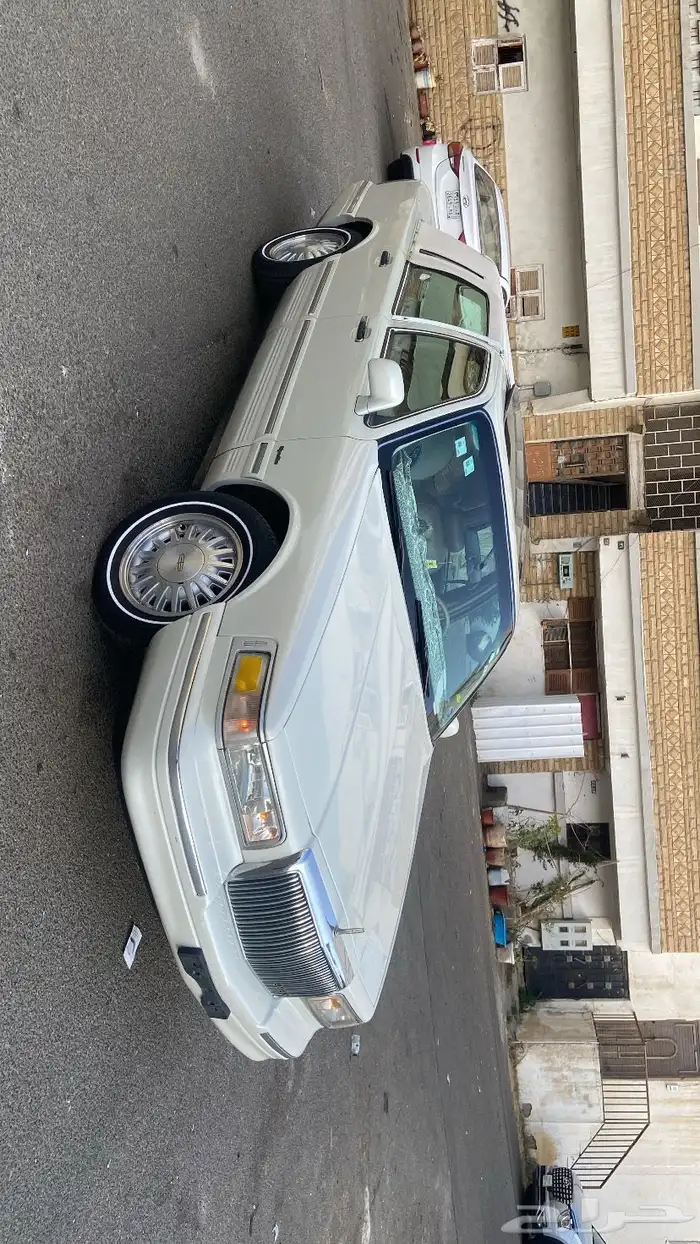 لنكولن_تاون_كار_1997 1