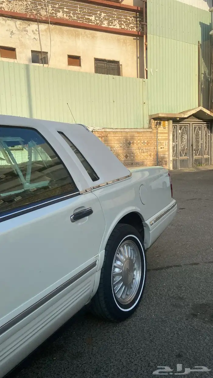 لنكولن_تاون_كار_1997 10