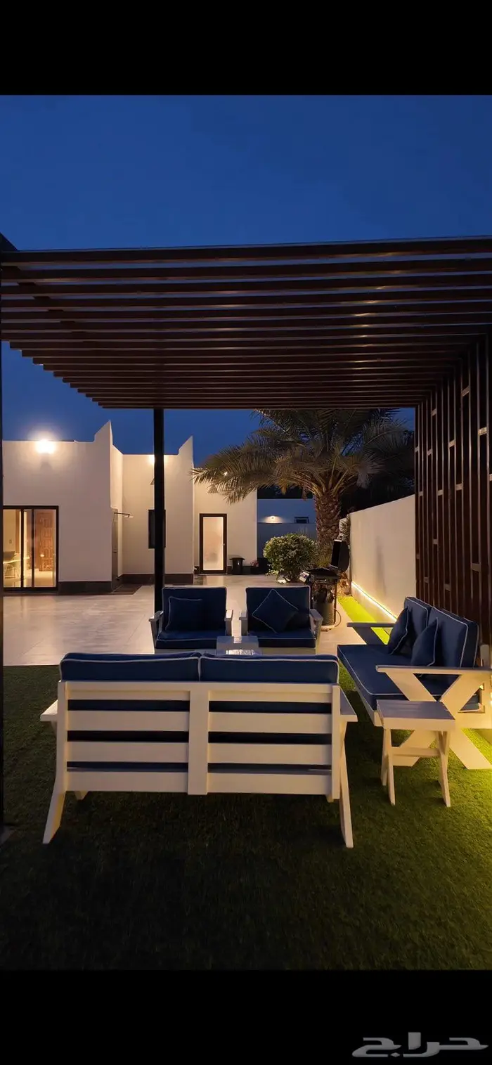 شاليه على البحر احجز ليلتين والثالثه مجانا 15