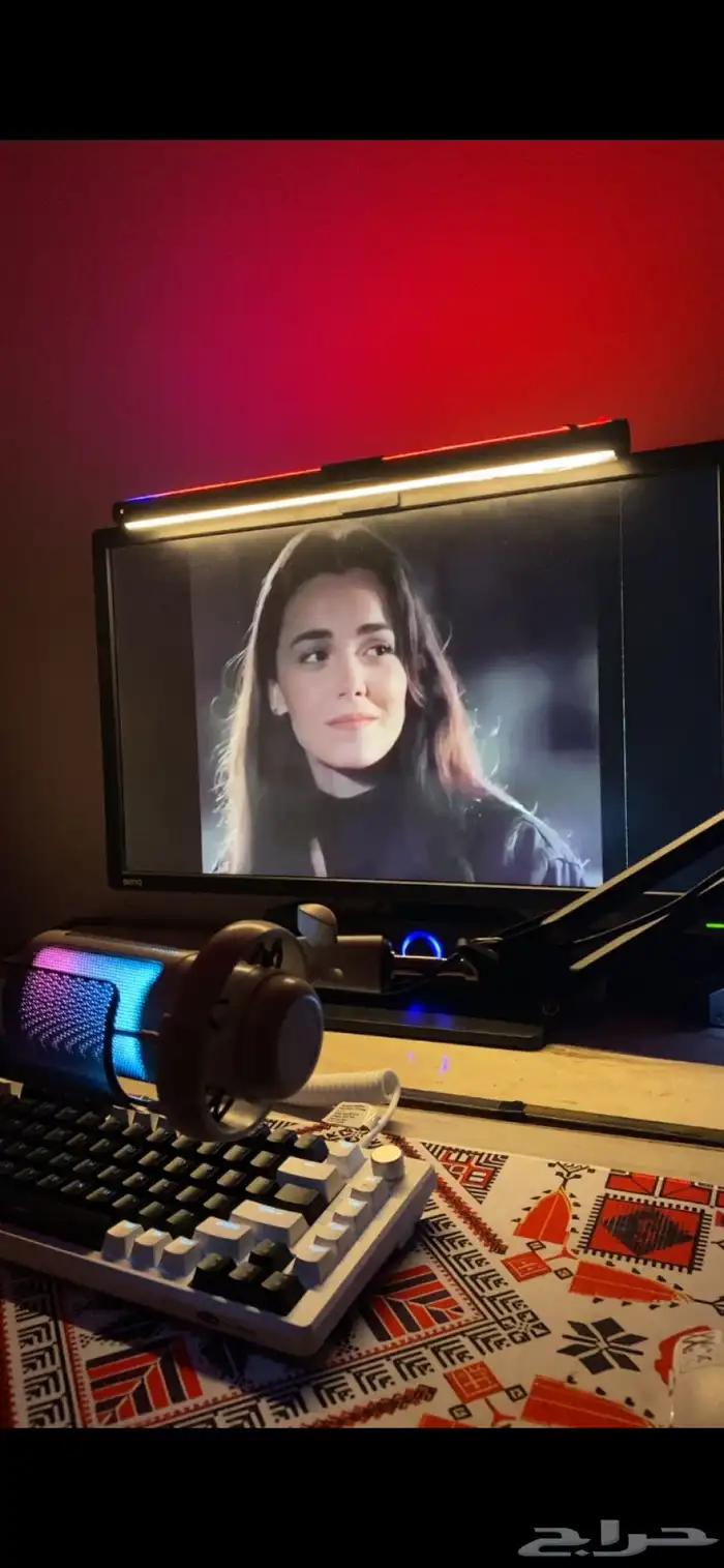 للبيع مايك خارجي مع استاند وكيبور وشاشه وماوس باد 0