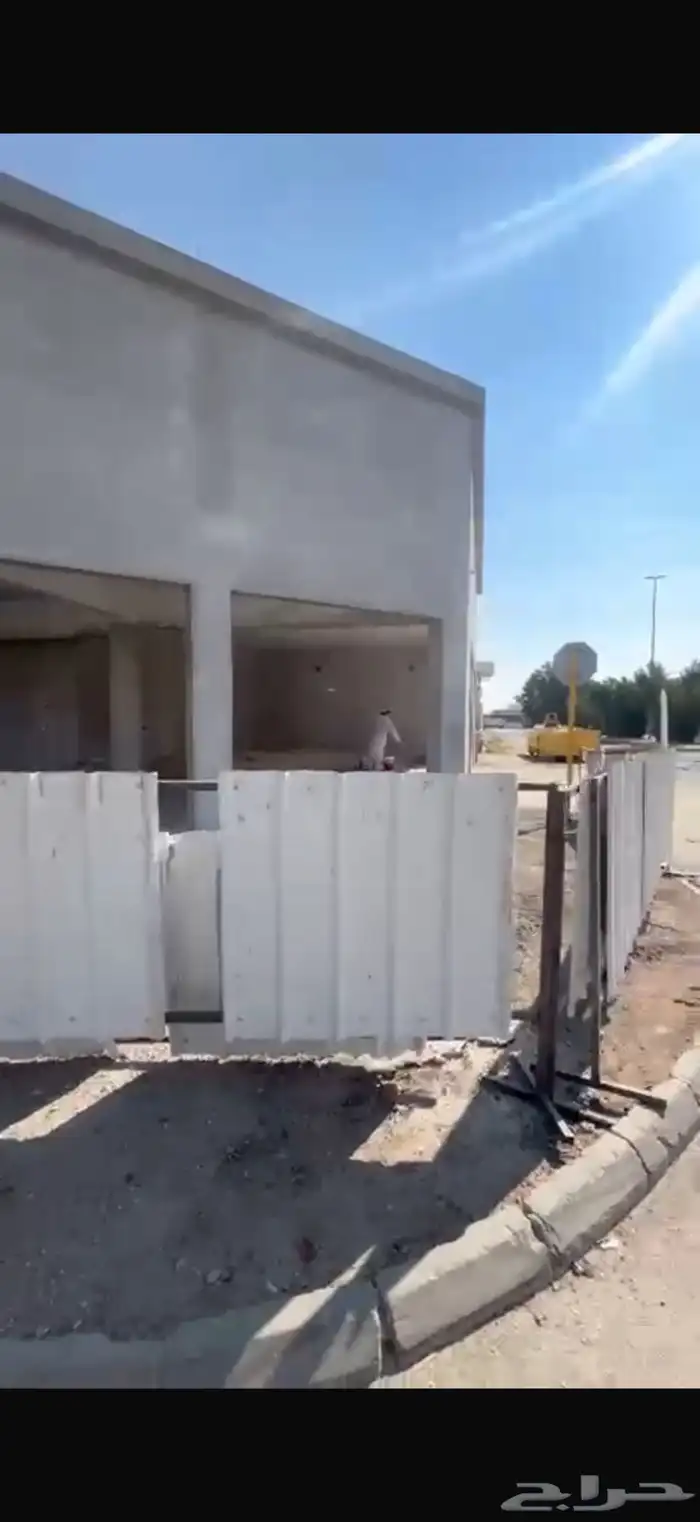 عماره تجاريه للبيع او للايجار محلات وشقق 2