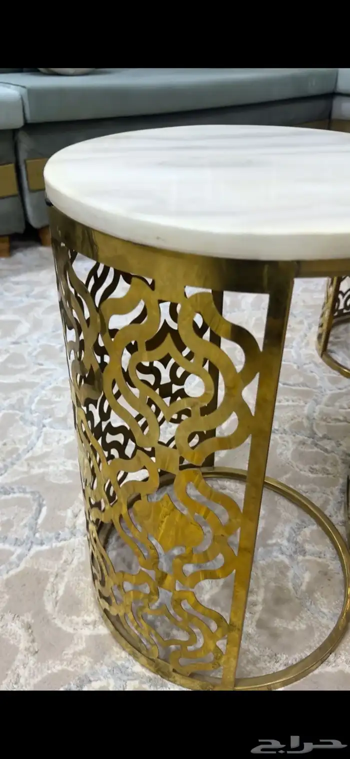 طاولات رخام وحده كبيره و4 خدمه 4