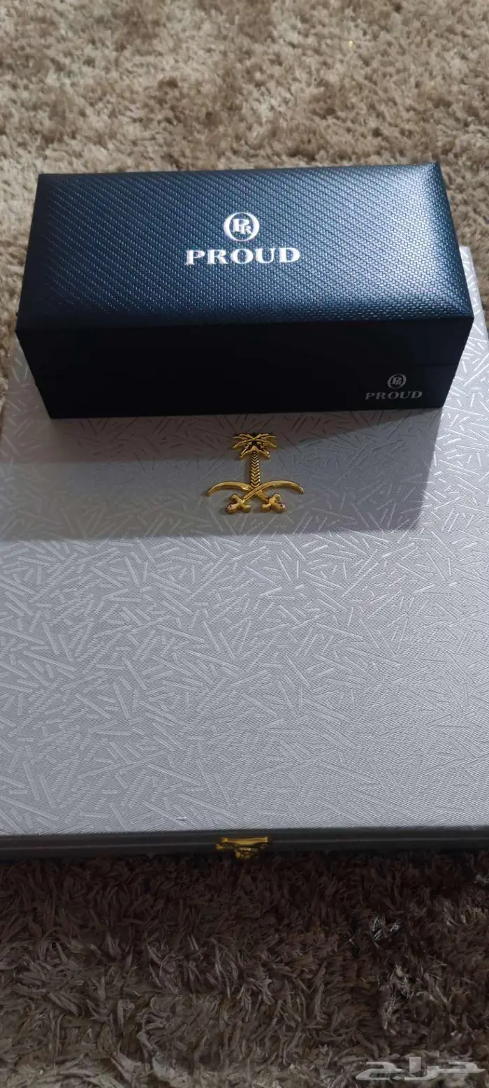 هدية رجالية فاخرة طقم مع بشت 2