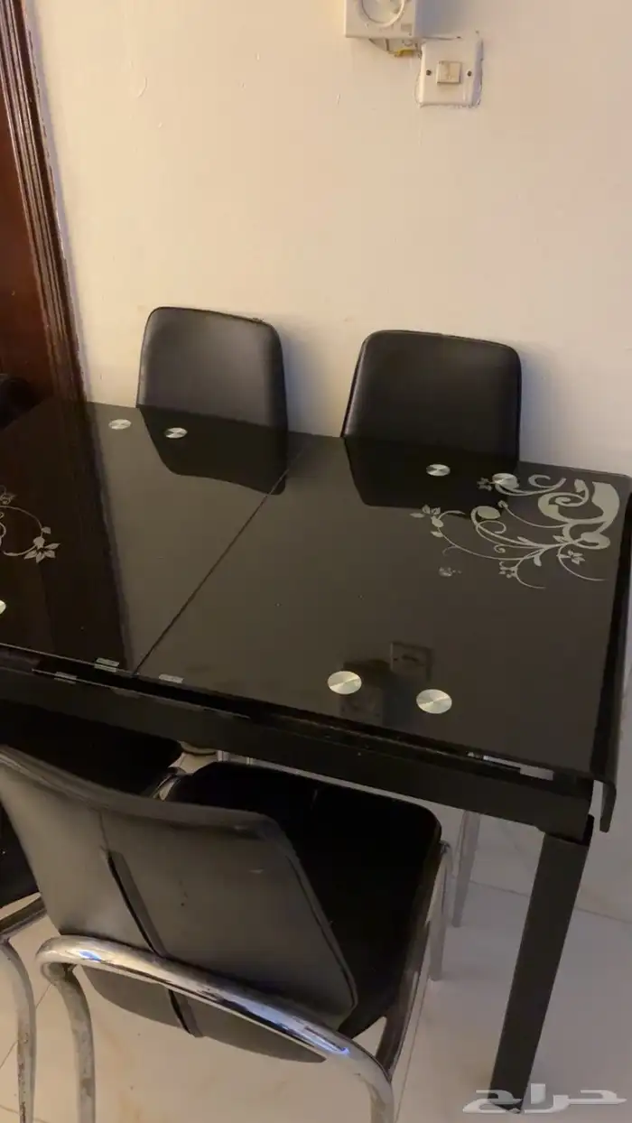 طاولة طعام 8