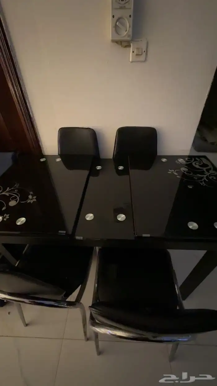 طاولة طعام 1