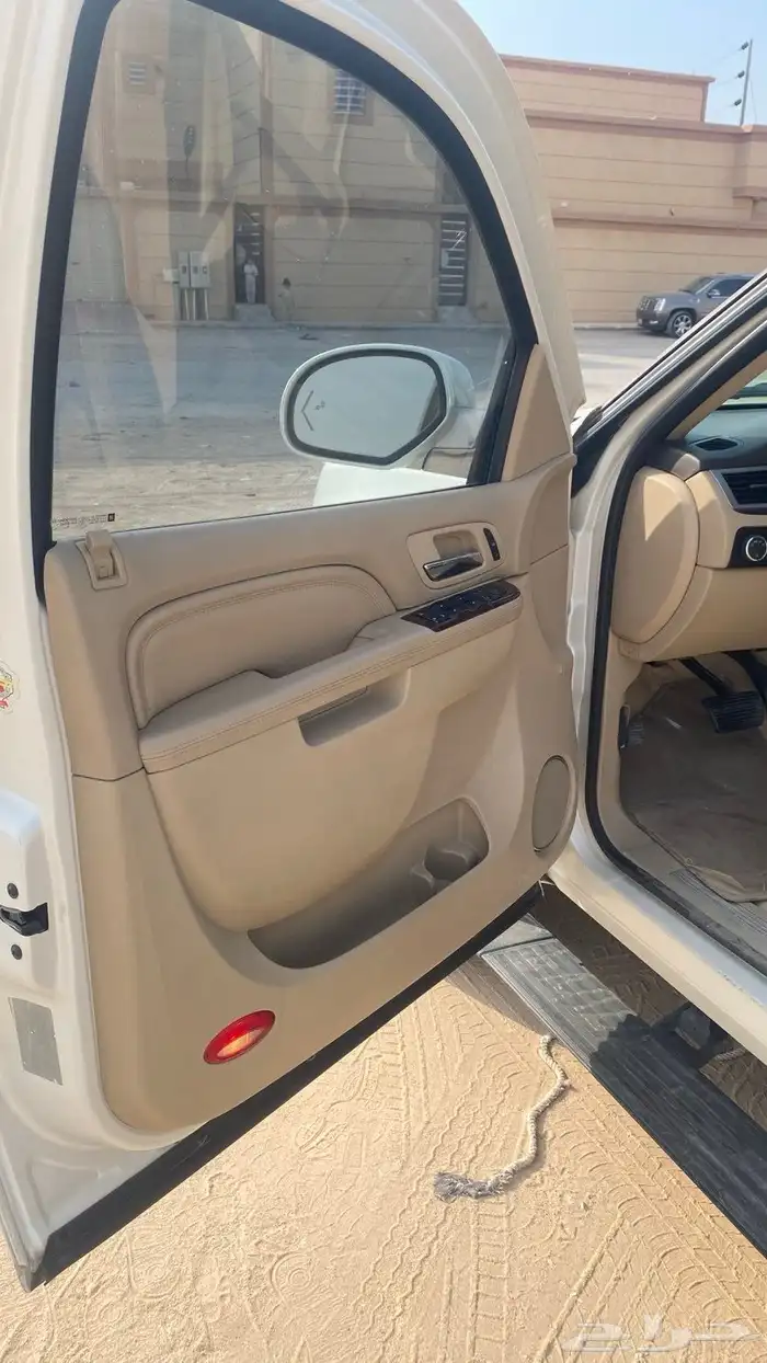 اسكاليد 2011 نظيف 45