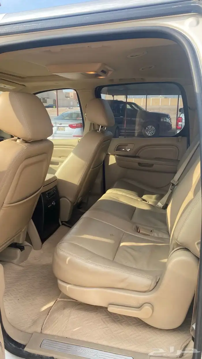 اسكاليد 2011 نظيف 37