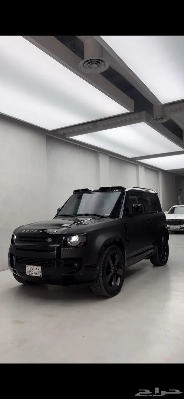 لاند روفر ديفندر X90 موديل 2022 1