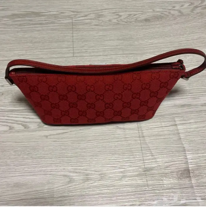 Gucci bag red y2k شنطه قوتشي فنتج 2000s الألفية 3
