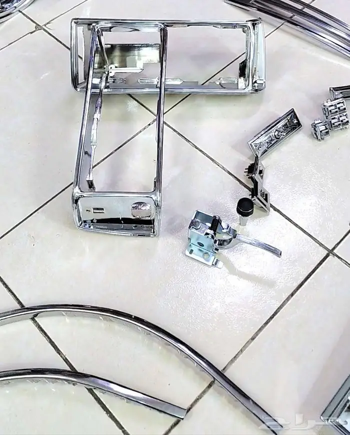 اسطبات خلفية كابرس 90 ونازل قطع لتجديد السيارة بالكامل 36