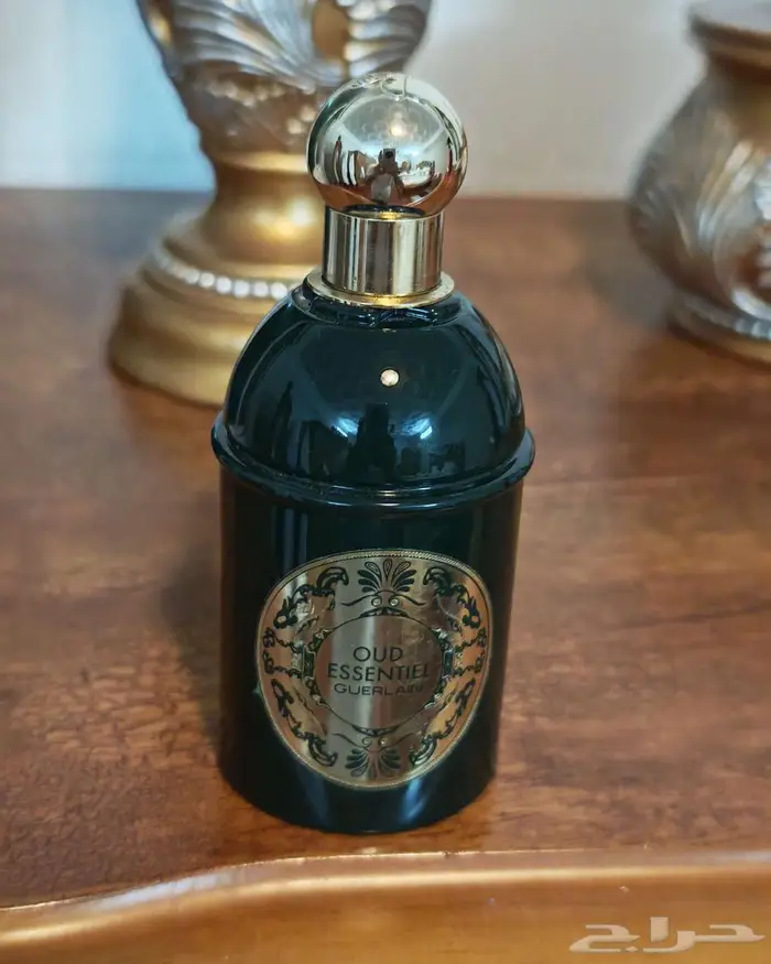 عطر جيرلان عود اسنشيال 1