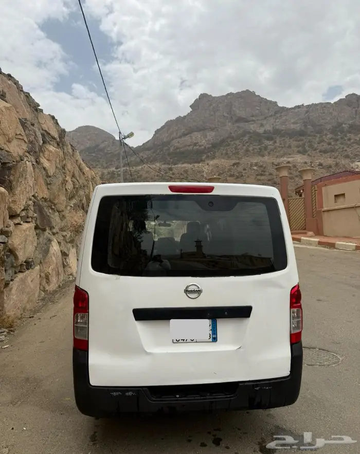 باص اورفان نيسان بنزين بضاعه بسعر مغري 3