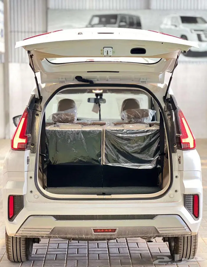 ميتسوبيشي اكسباندر 2025 ابيض 21