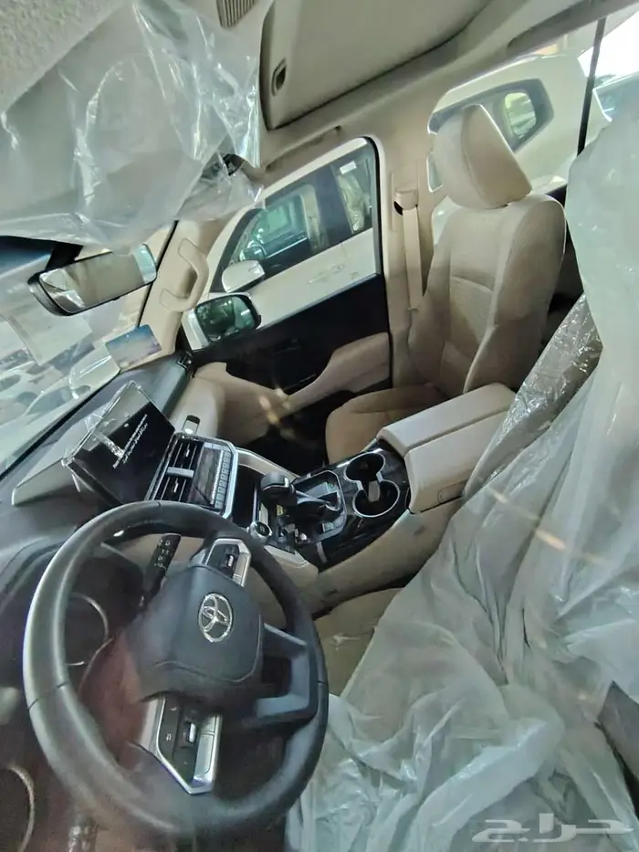 لاندكروزر L2 بنزين موديل 2025 حبه فقط ابيض لؤلؤي بنزين 22