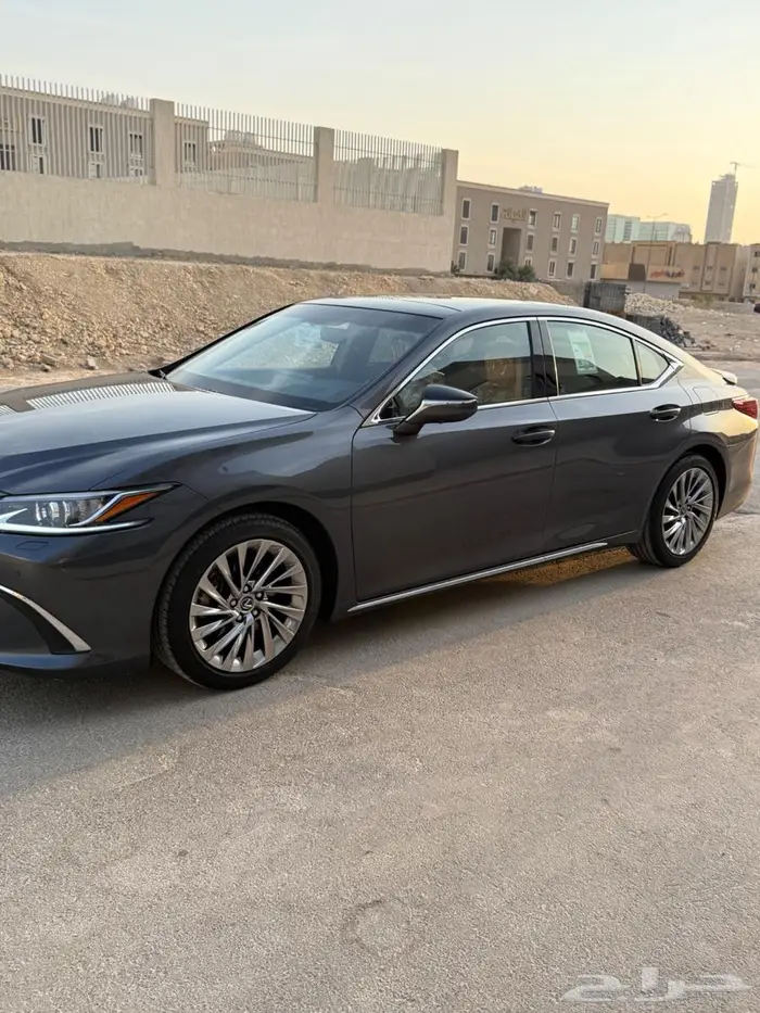 لكزس es350 عبداللطيف جميل 0