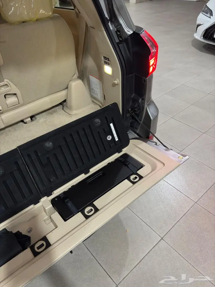 لبيع جيب لكزس 2019 LX 570 فل كامل وكالة من صدام لي الصدام 35