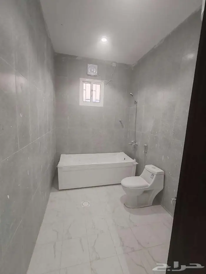 دور كامل للبيع مساحه 630 9