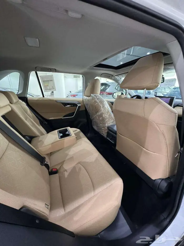 تويوتا رافور XLE 2025 بنزين كاش وتقيسط جميع البنوك 10