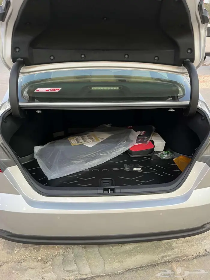 تويوتا كامري LE بنزين 2025 كاش واقساط 6