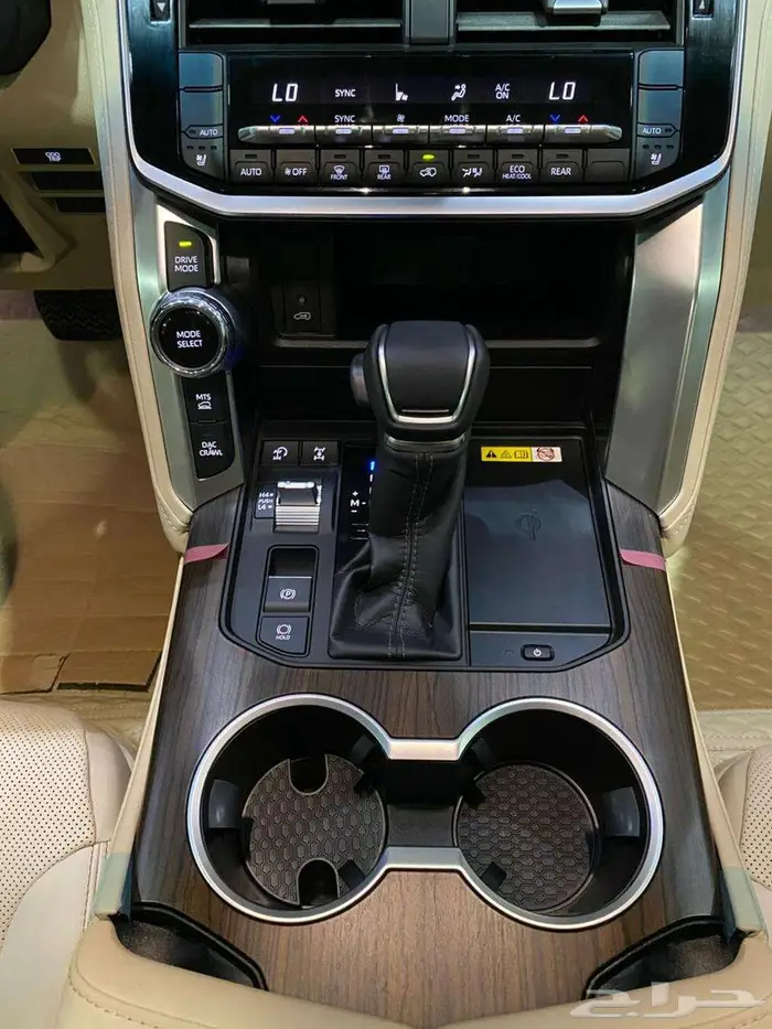 تويوتا جي اكس ار 4 2025 ابيض بنزين سعودي 45