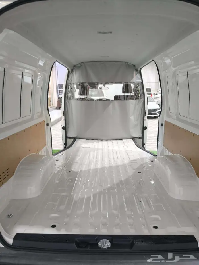 تويوتا هايس فان بضاعة ديزل سقف عالي جير اتوماتيك 2026 3