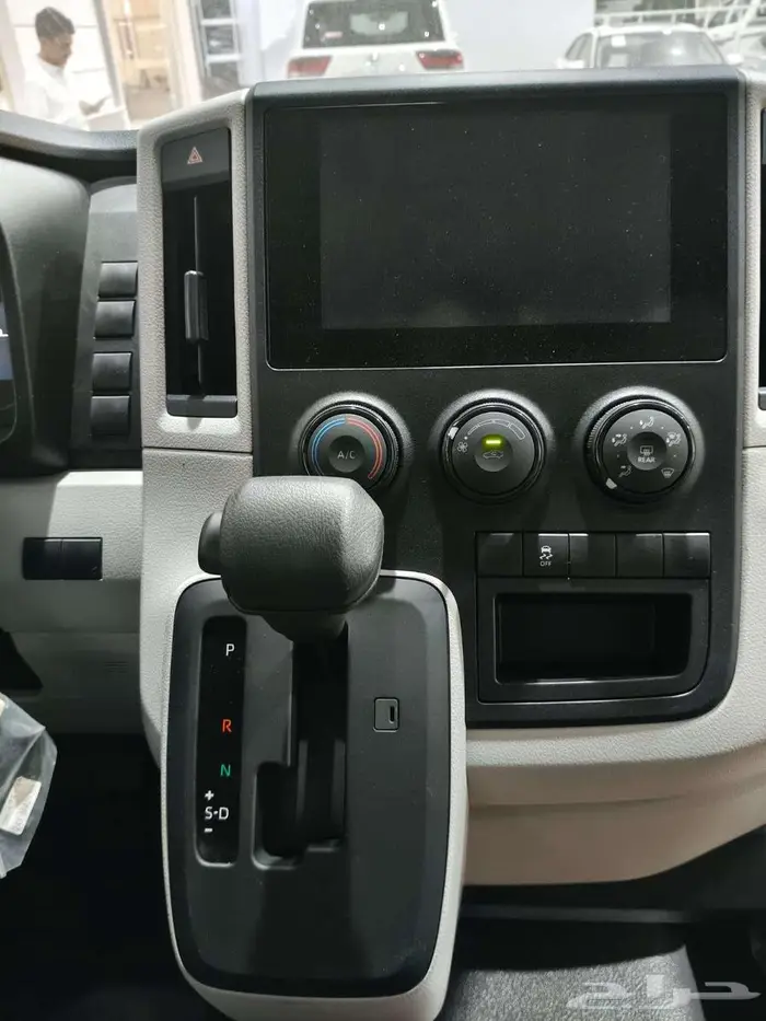 تويوتا هايس فان بضاعة ديزل سقف عالي جير اتوماتيك 2026 20