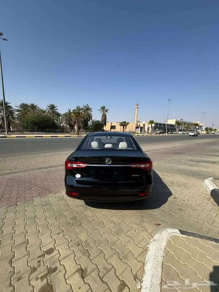 ام جي 5 ستاندر موديل 2025 م 3