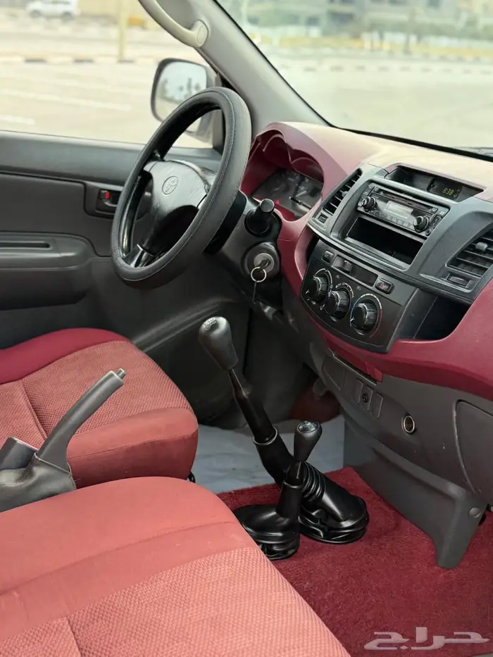 تويوتا هايلوكس 2014 نضيف جدا 15