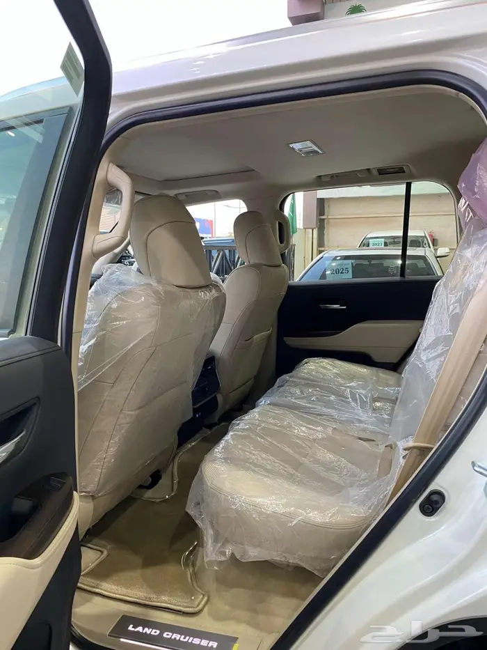 تويوتا لاند كروزر GXR-4 موديل 2022 عداد 6 الاف كم فقط 10