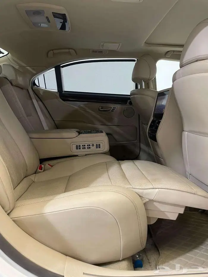 لكزس LS 460 L 2015 31