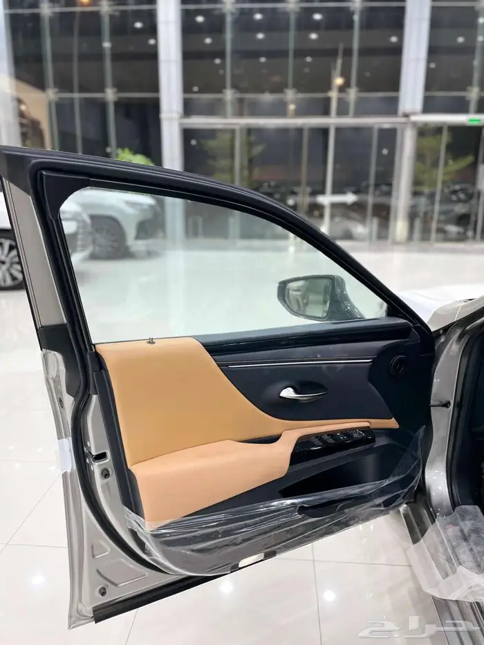 لكزس ( ES 300 AH ) موديل 2025 أقل الأسعار 20