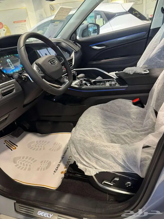 جيلي توجيلا 2025 GF اسود واسمنتي 4