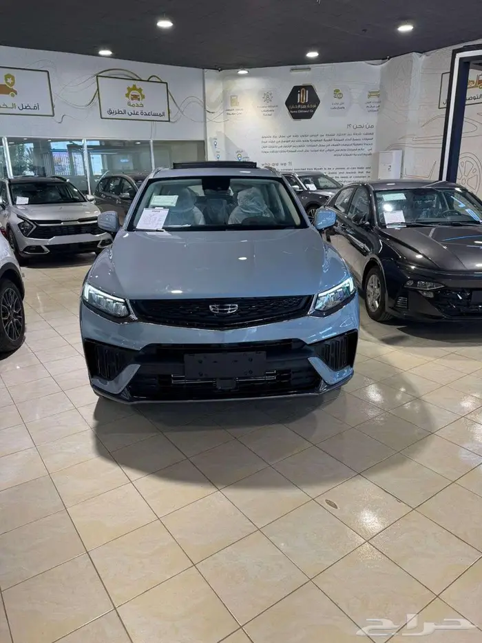 جيلي توجيلا 2025 GF اسود واسمنتي 11