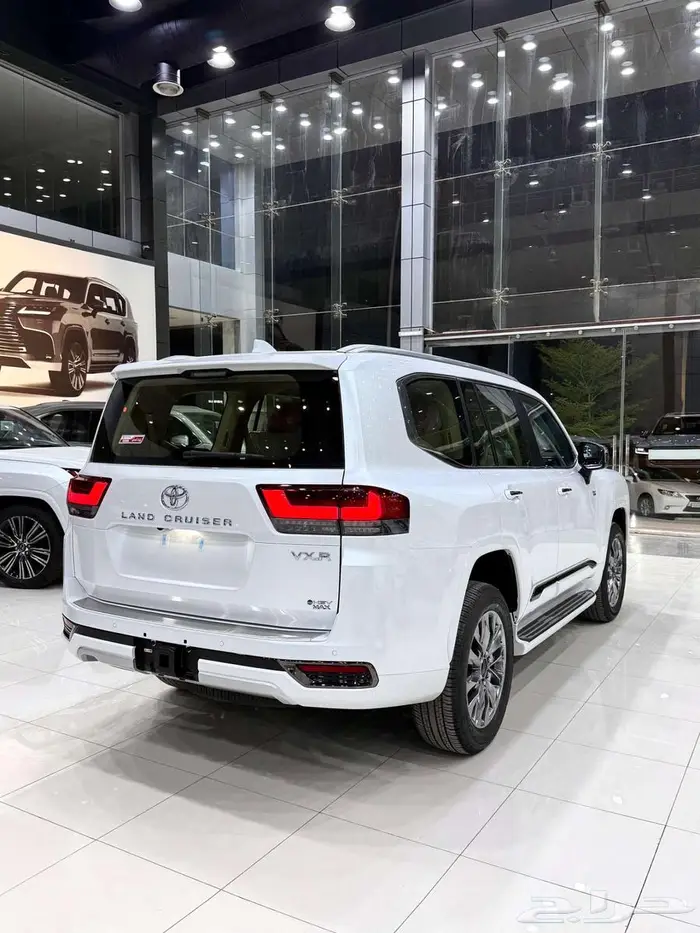 تويوتا لاندكروزر ( VXR ) هايبرد موديل 2025 أقل الأسعار 7