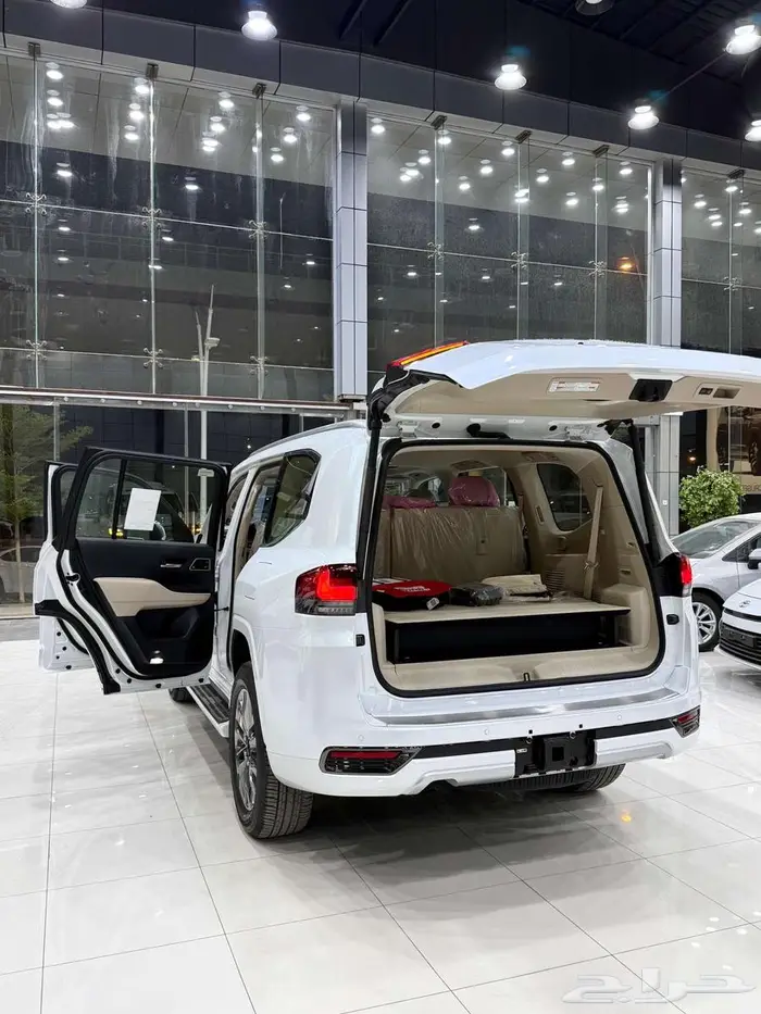 تويوتا لاندكروزر ( VXR ) هايبرد موديل 2025 أقل الأسعار 9