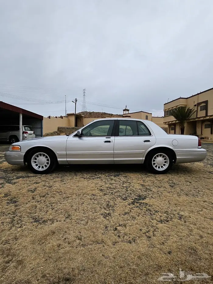 فورد فكتوريا 2001 10