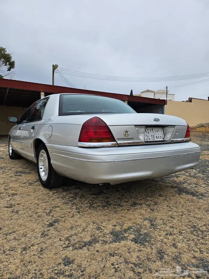 فورد فكتوريا 2001 3