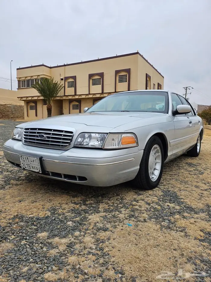 فورد فكتوريا 2001 15