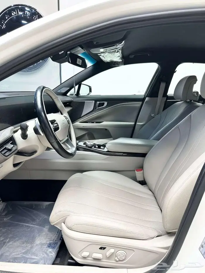 كيا K8 نص فل 2022 4