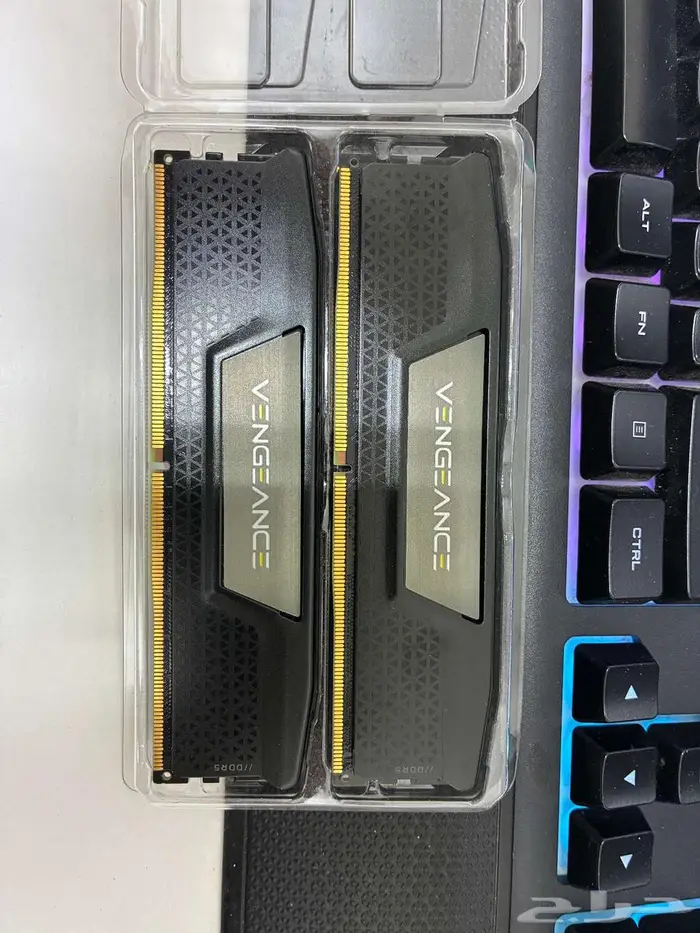 تم البيع  رامات كمبيوتر Corsair DDR5 RAM 8GB x2 Black Intel 1
