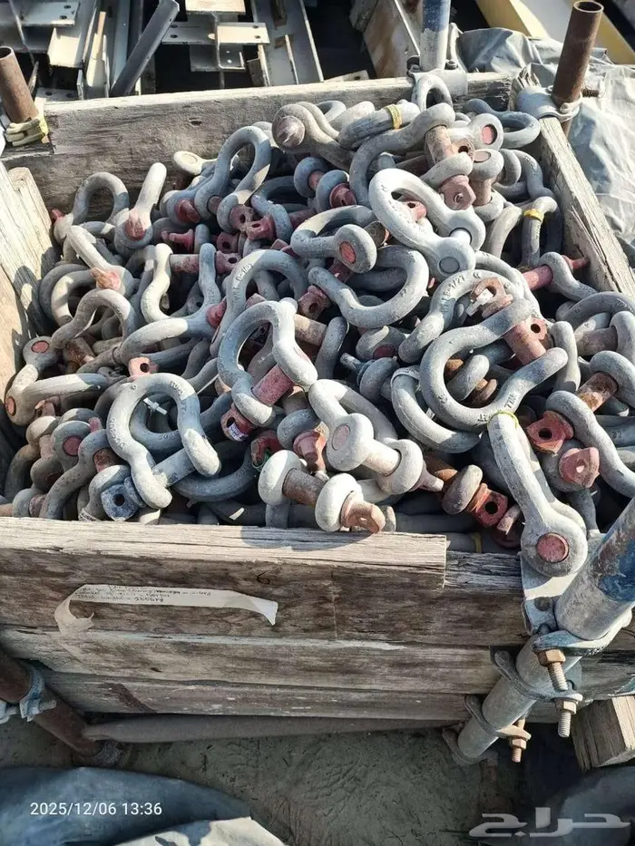 D-SHACKLES FOR SALE 3