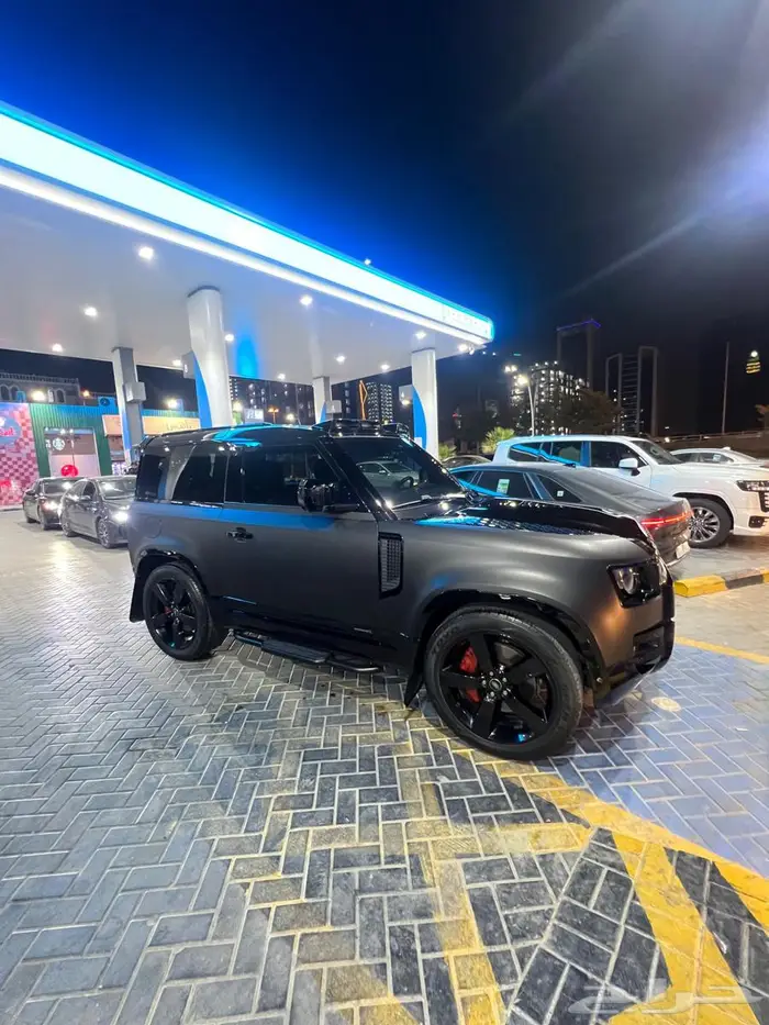 لاند روفر ديفندر X90 موديل 2022 13